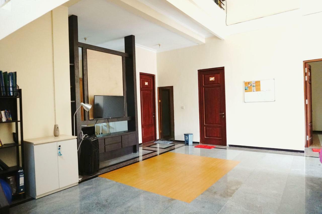 Green Surabaya Homey Exterior photo